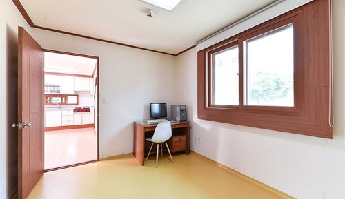 Room (Unshared House (Duplex))