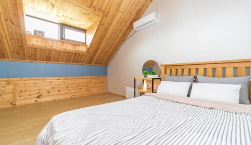 Room (Starlight Room [Duplex])