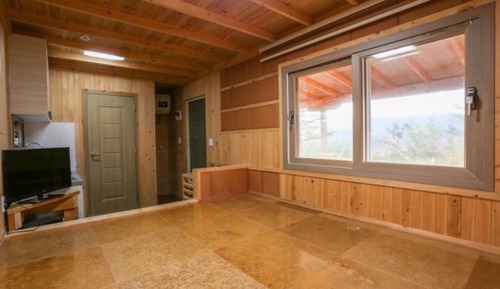 Room (Red-clay room)