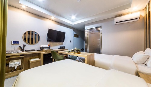 Room (Twin Room (2 Beds))