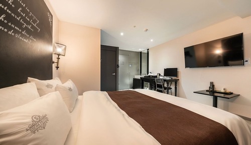 Room (Standard B (18:00 - 2:00 AM))