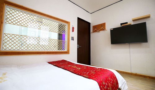 Room (Semi-Special Room)