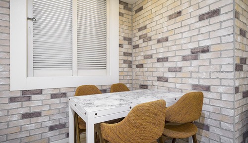 Room (Deluxe Room A (Netflix Available 2 Do)