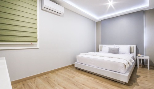 Room (VIP (Netflix Available 2 Rooms 3 Doub)