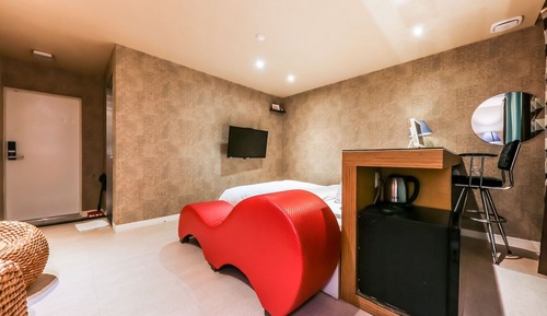 Room (Love Sofa Room)