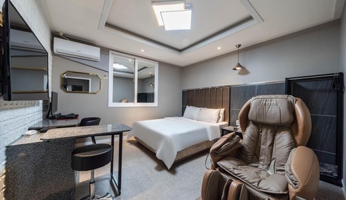 Room (Standard S massage (massage chair 55")