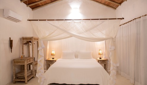 Superior Falesia (Upper Floor via Stairs)