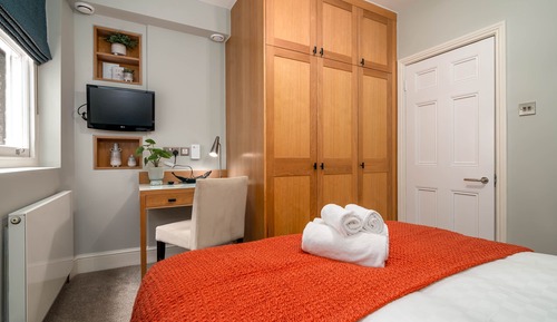 1-Bedroom Apartment