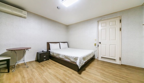 Room (Standard Room)