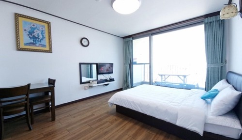 Room (12-pyeong bed (1st floor ocean view r)