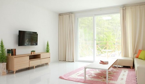 Room (Auguste Renoir)