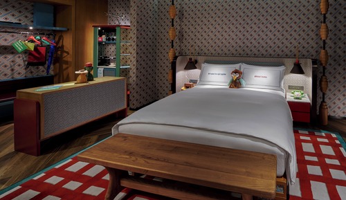 Room, 1 King Bed (Large Urban)