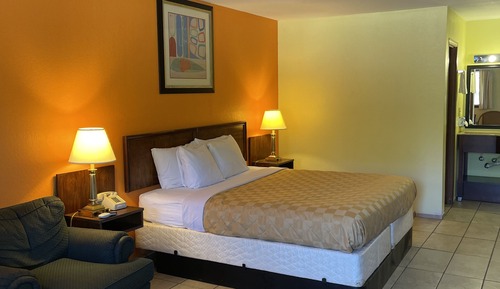 Standard Single Room, 1 King Bed, Non Smoking