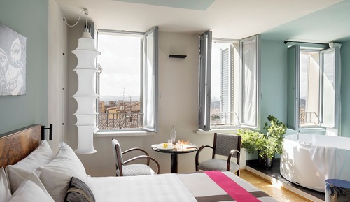 Design Room, 1 King Bed, Hot Tub, Hill View