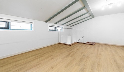 Room (Duplex VIP Room No 401 (Ondol) (Non-s)