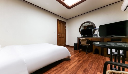 Room (ECONOMY Room (Double Bed))