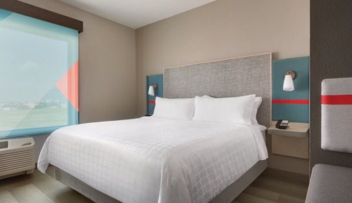 Standard Room, 1 King Bed, Roll-in Shower (Roll-In Shower)