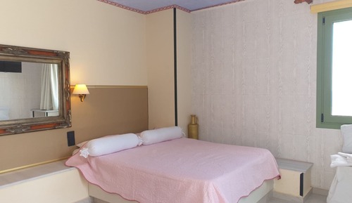 Studio, 1 Bedroom, Balcony, Garden View