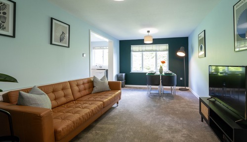 Deluxe Apartment, Ensuite, Garden View (2 bed 1 bath apartment)