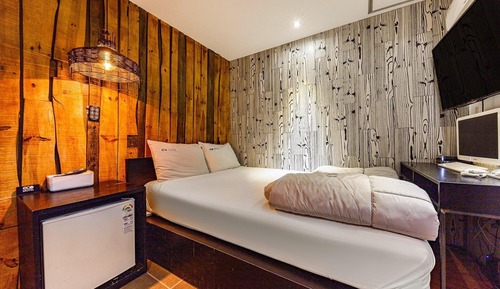 Room (Premium (Main Building/Annex Random) )