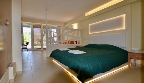 Family Double Room, Pool Access, Pool View
