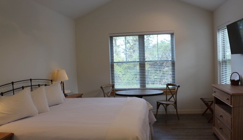 Deluxe Cottage, 1 King Bed, Non Smoking, Patio