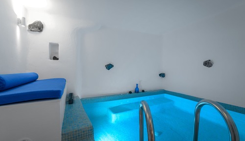Suite, Sea View ( Indoor & Outdoor Jetted Plunge Pools)The Cliff