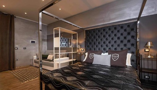 Loft, Annex Building (1 Double Bed & 1 French Bed)