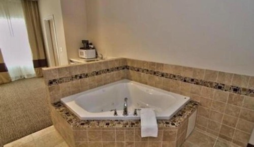 Suite, 1 King Bed, Non Smoking, Hot Tub