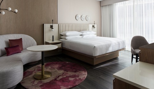 Room, 1 Bedroom, Non Smoking, City View (Corner)
