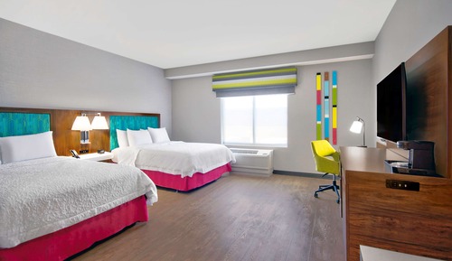 Room, 2 Queen Beds, Accessible, Bathtub (Mobility & Hearing)