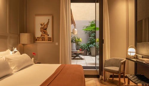 Small Room with Interior Terrace