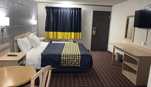 Comfort Room, 1 King Bed, Non Smoking