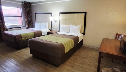 Basic Room, Multiple Beds, Non Smoking