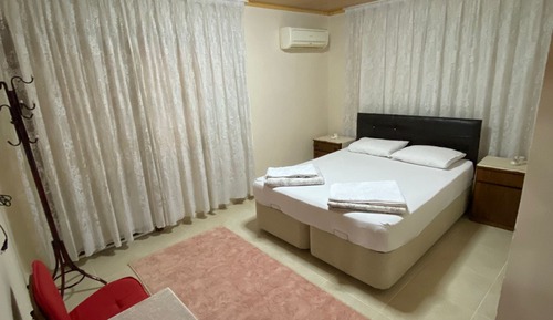 Basic Room, Multiple Beds, Non Smoking, Mountain View