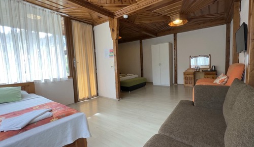 Grand Quadruple Room