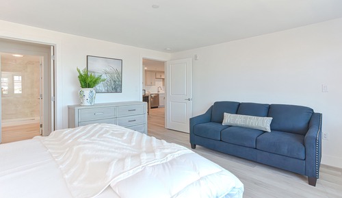 Luxury Condo, Balcony, Harbor View (209)