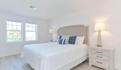 Premier Condo, 1 Bedroom, Balcony, Harbor View (211)