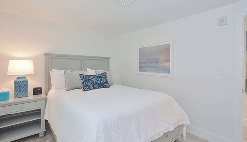 Superior Condo, 1 Bedroom, Balcony, Harbor View (201)