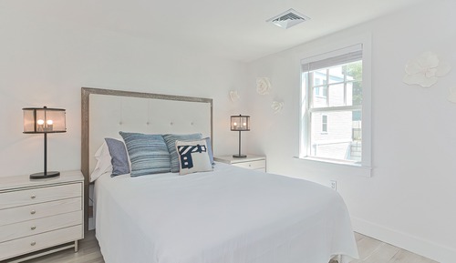 Luxury Condo, 1 Bedroom, Courtyard View (216)