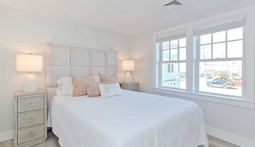 Luxury Condo, 1 Bedroom, Courtyard View (205)