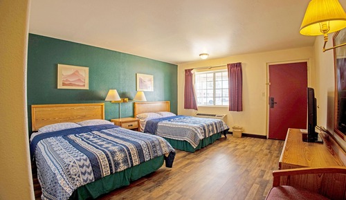 Room, 2 Queen Beds, Non Smoking