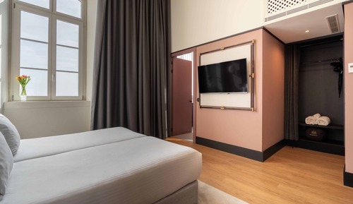 Superior Twin Room, River View