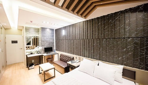 Room (Business (Netflix platform/all rooms )