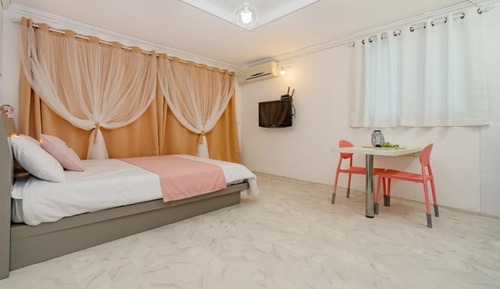 Room (Story 9 (Pets allowed/Facilities and )