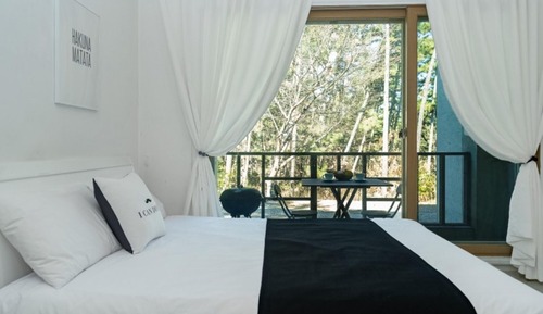 Room (Story 3 (dogs not allowed))