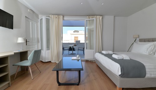 Executive Studio Suite