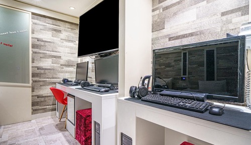 Room (Triple-Single+Single+Single)