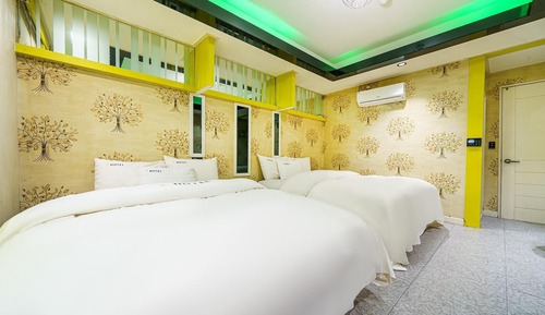 Room (Twin - Double + Double / Double + Sin)