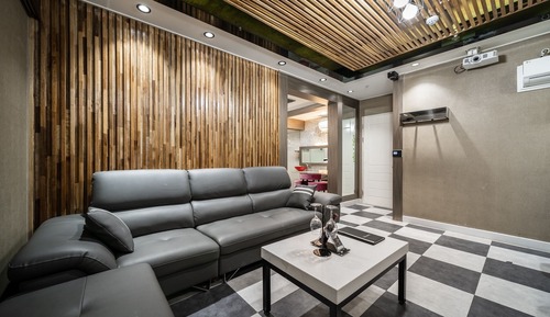 Room (Twin-Suite-Queen+Single (Netflix not )